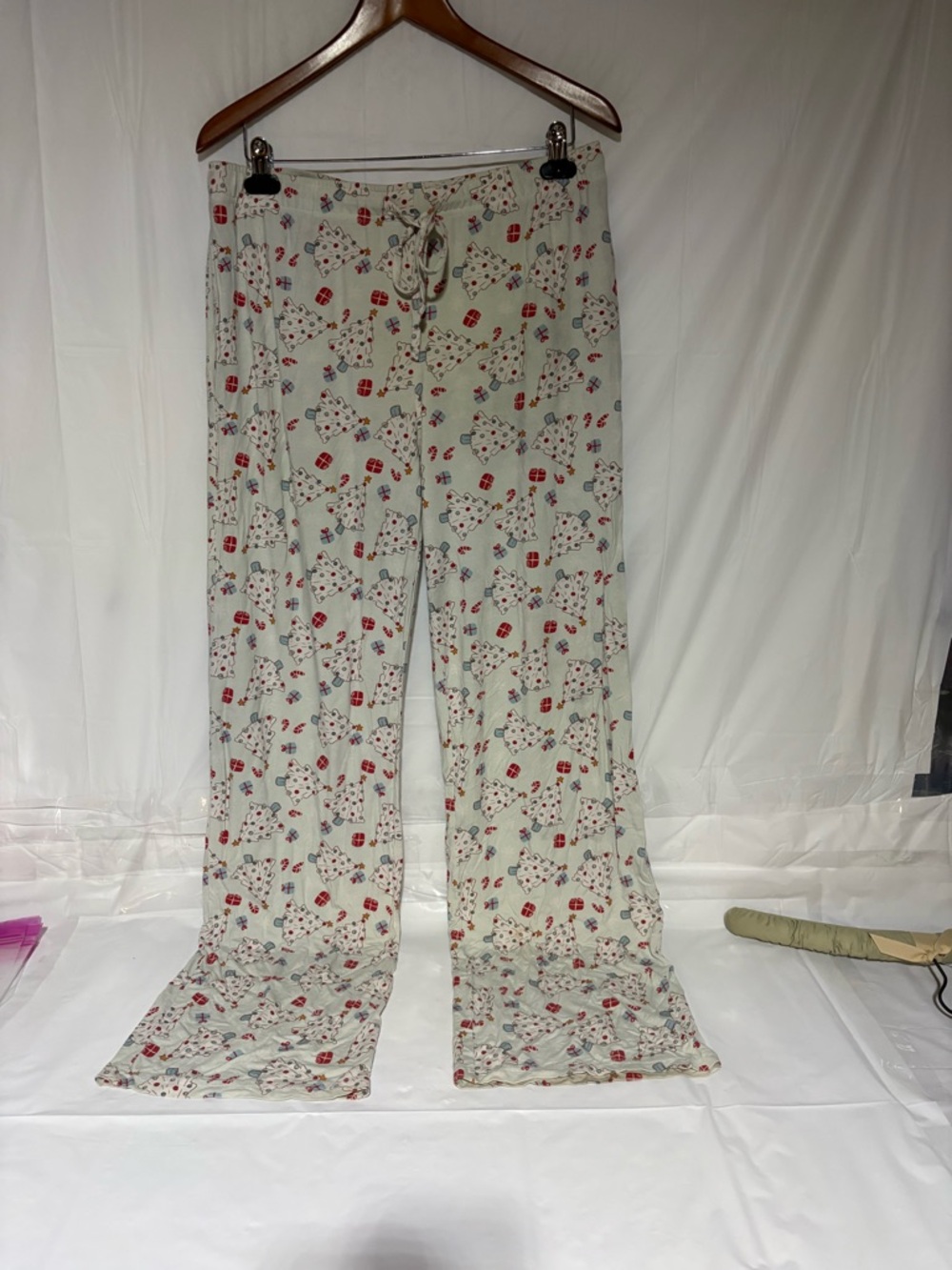 Caden Lane Cream Lounge Pajama Pants with Red and Blue Print